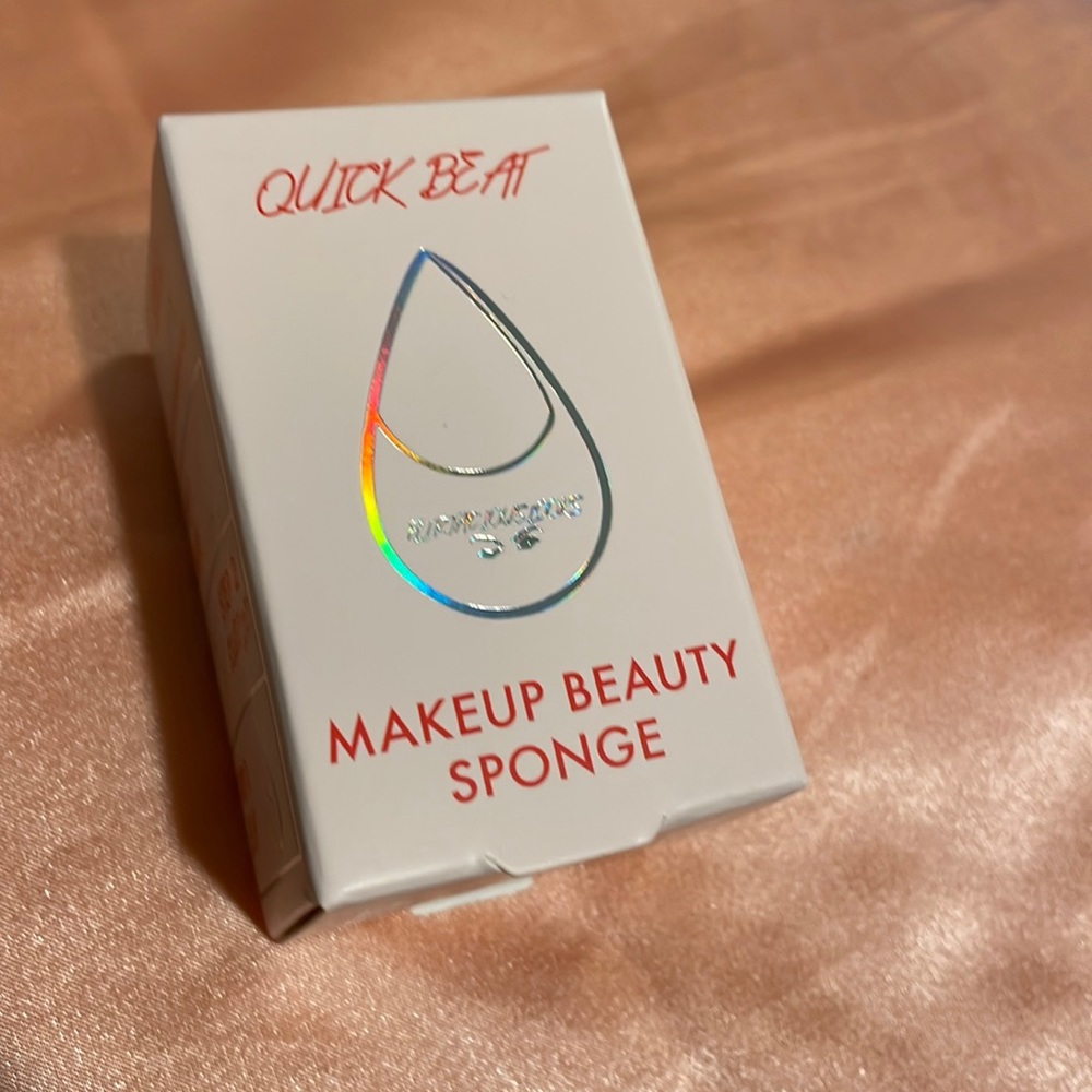 3/$10 💜 Flirtacious Looks Quick Beat Makeup Sponge
